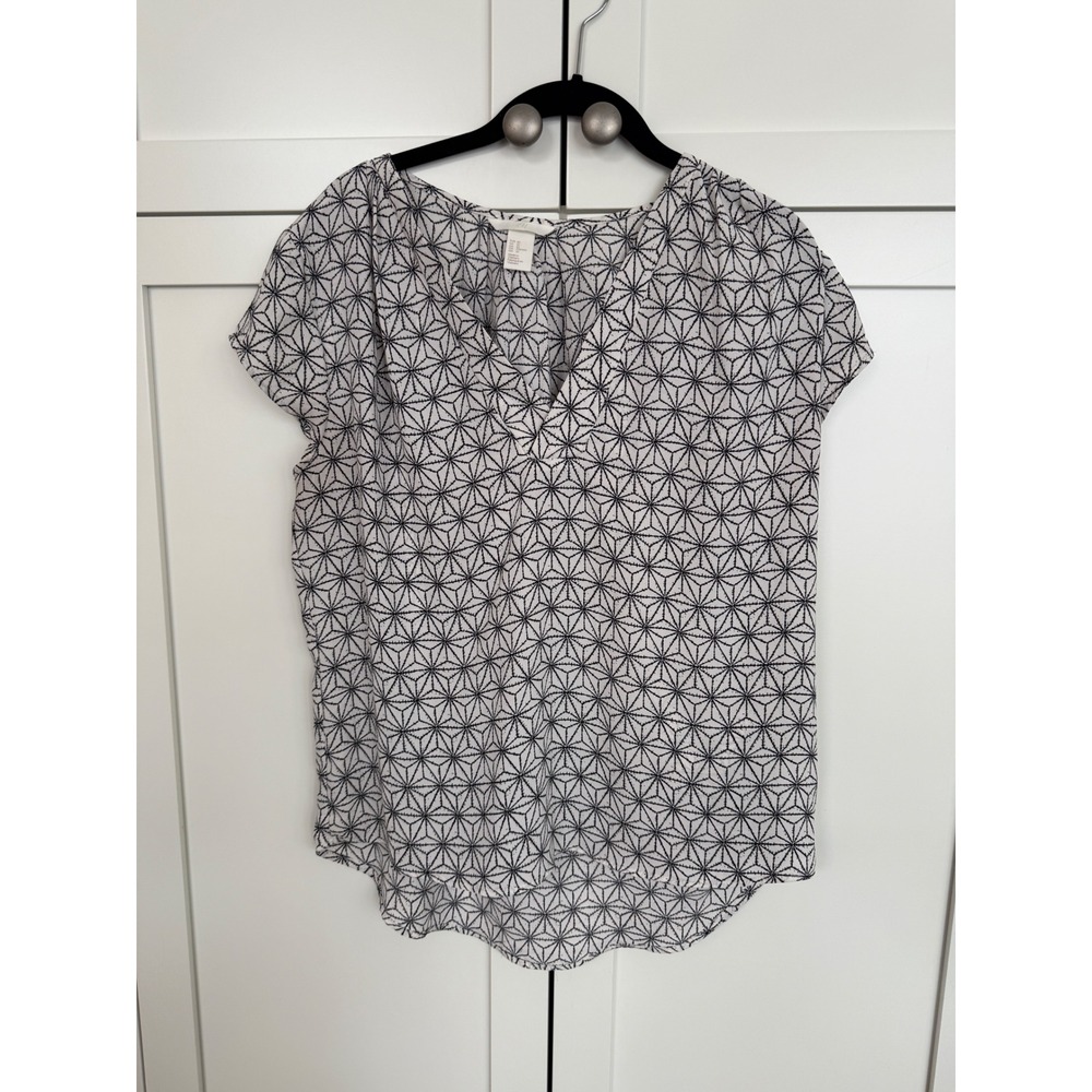 H&M White and Black Geometric Print Blouse Size 10